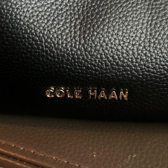 44 Cole Haan bucket bag - Picture 4 of 15